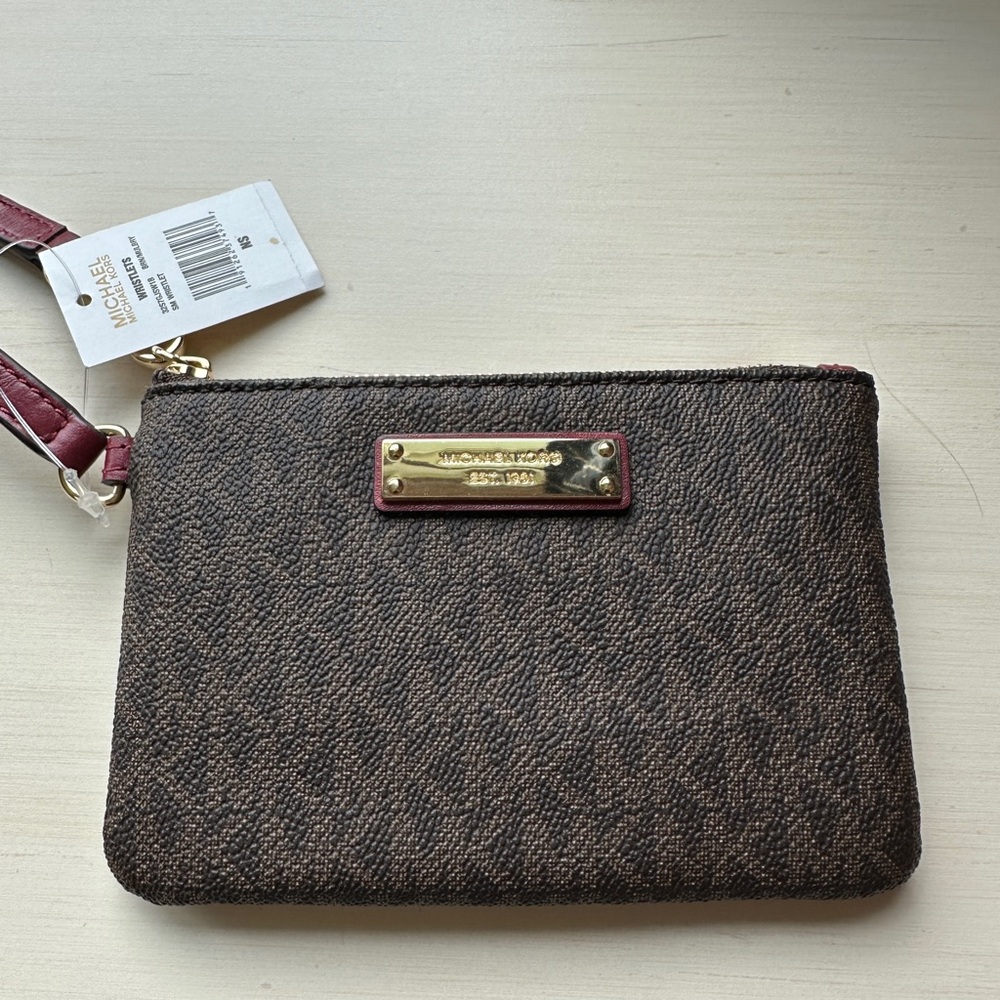 Michael Kors wristlet